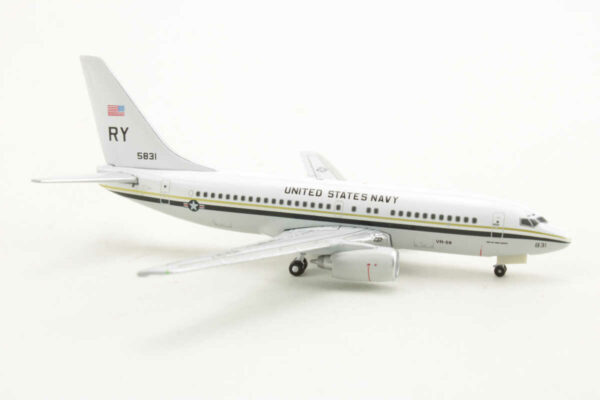 Boeing C-40 United States Navy RY-831 Gemini Jets GJUSN295 1:400 – Bild 2