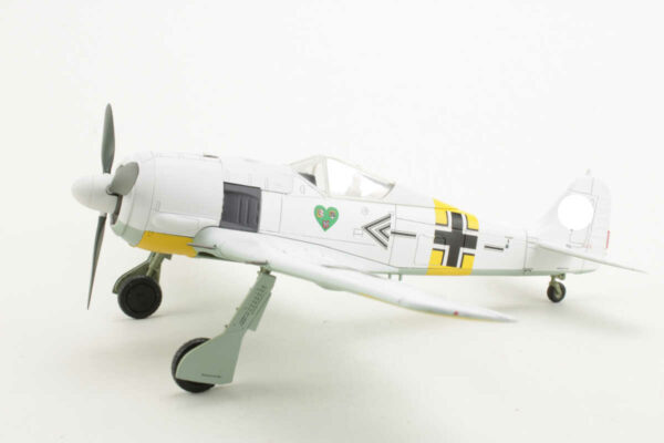 Focke-Wulf FW-190A Oberstleutnant Hannes Trautloff JG.54 Eastern Front 1943 Hobbymaster HA7422 1:48 – Bild 3