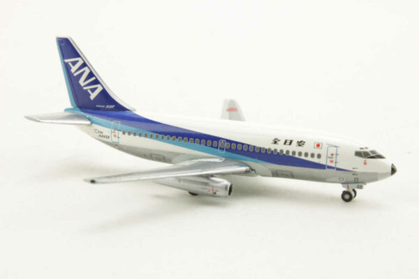 Set 2pcs Boeing 737-200 ANA Mohican Look JA8401 / Last Flight JA8453 Hogan NHS52004 1:500 – Bild 4