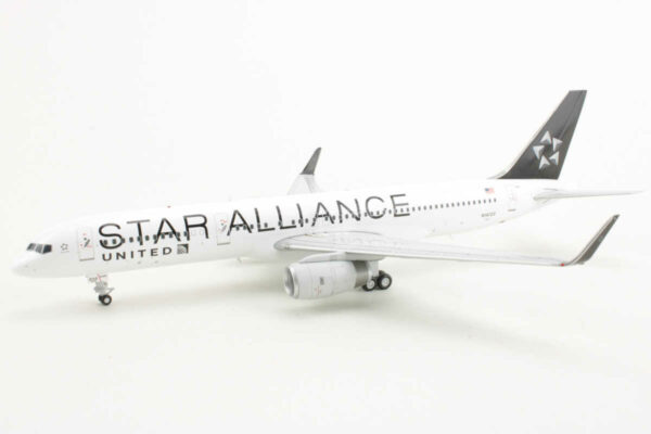 Boeing 757-200 United Airlines "Star Alliance" N14120 JC Wings XX2798 1:200 – Bild 3