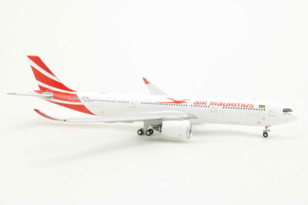 Airbus A330-900neo Air Mauritius 3B-NBV JC Wings XX4169 1:400 – Bild 2