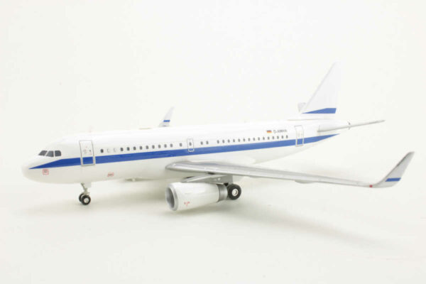 Airbus ACJ319 Corporate Jet D-AMHA Custom-Modell mit Custom-Box 1:200 – Bild 3