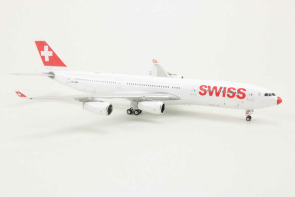 Airbus A340-300 Swiss "Red Nose" HB-JMA Phoenix 11873 1:400 – Bild 2