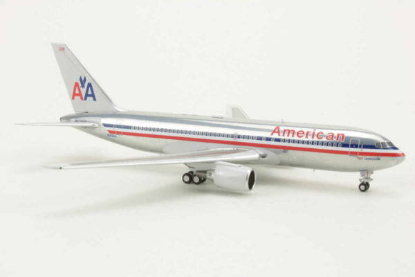 Boeing 767-200 American Airlines N313AA NG Models 16001 1:400 – Bild 2