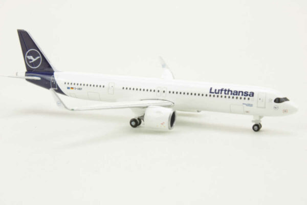 Airbus A321neo Lufthansa "Forchheim" D-AIEF Herpa 534376-001 1:500 – Bild 2