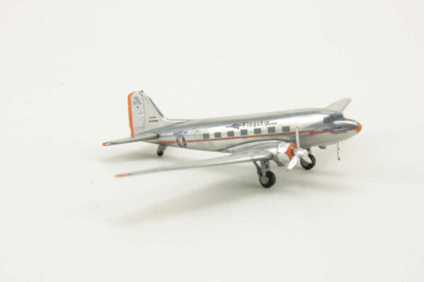 Douglas DC-3 American Airlines NC21798 Herpa 560733 1:400 – Bild 2