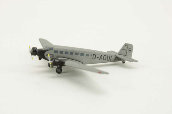Junkers JU 52/3m Lufthansa D-AQUI Herpa 561570 1:400 – Bild 3