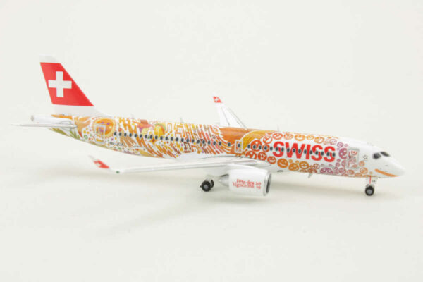 Airbus A220-300 Swiss International "Fete de Vignerons" HB-JCA Herpa 562713 1:400 – Bild 2
