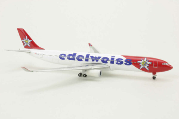 Airbus A330-300 Edelweiss Air HB-JHQ Lupa Models 5989 1:500 – Bild 2