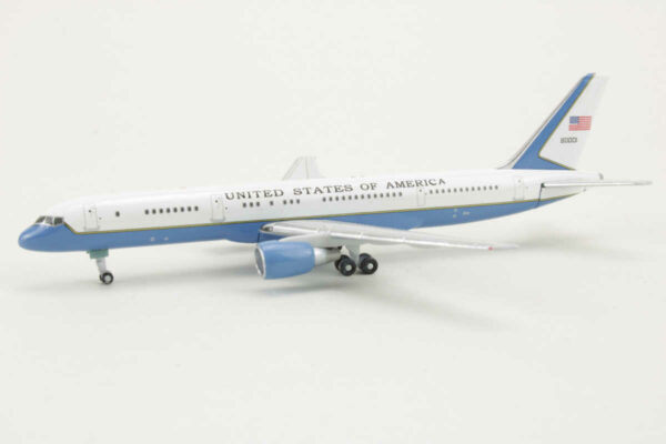 Boeing 757-200 United States of America 80001 Gemini Jets GJAFO254 1:400 – Bild 3