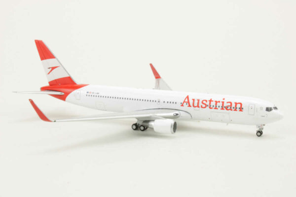 Boeing 767-300ER Austrian Airlines OE-LAW JC Wings XX4158 1:400 – Bild 2