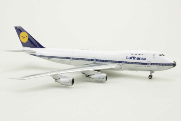 Boeing 747-230B Lufthansa D-ABZD Phoenix 04549 1:400 - Image 2
