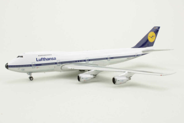 Boeing 747-230B Lufthansa D-ABZD Phoenix 04549 1:400 - Image 3