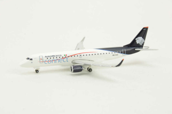 Embraer 190 Aeromexico Connect XA-CAC Herpa 515382 1:500 – Bild 3