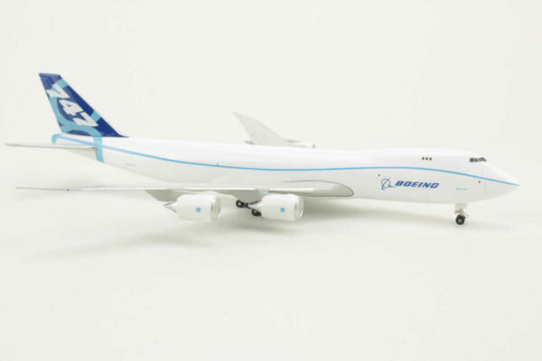 Boeing 747-8F Flight Test Livery N747EX Herpa 515740 1:500 - Image 2