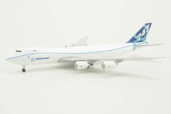 Boeing 747-8F Flight Test Livery N747EX Herpa 515740 1:500 - Image 3