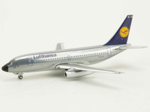 Boeing 737-200 Lufthansa D-ABHX Herpa 524452 1:500 - Image 3
