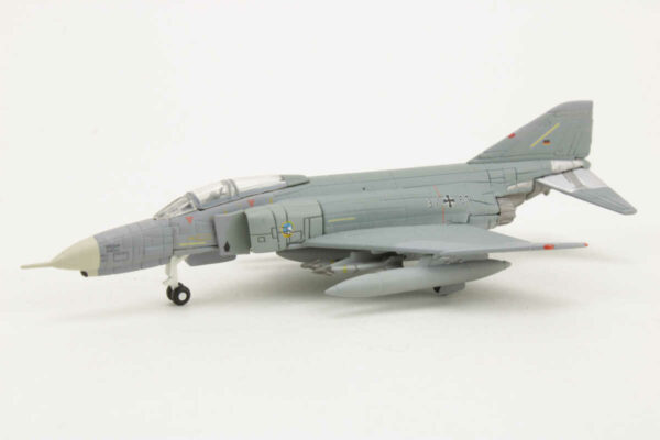 McDonnell Douglas F-4F Phantom II Luftwaffe Jagdgeschwader 74 Herpa 552271 1:200 - Image 3
