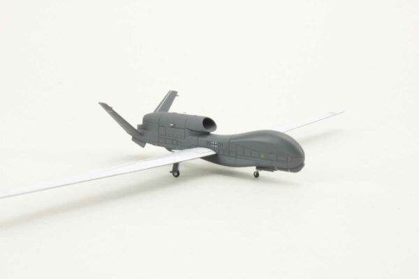 Northrop Grumman RQ-4B Euro Hawk Luftwaffe 99+01 Herpa 555340 1:200 - Image 2