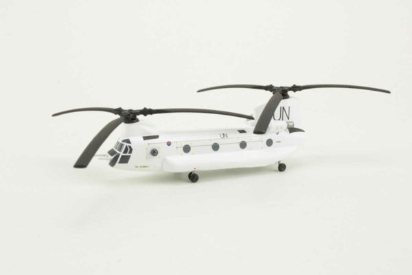 Boeing Chinook HC2 United Nations (Royal Air Force) ZD908 Herpa 556279 1:200 – Bild 3