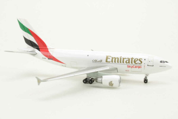 Airbus A310-300F Emirates Sky Cargo A6-EFA Dragon Wings 56007 1:400 - Image 2