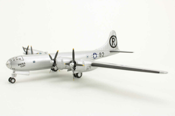Boeing B-29 Super Fortress "Enola Gay" Corgi AA31803 1:144 - Image 3