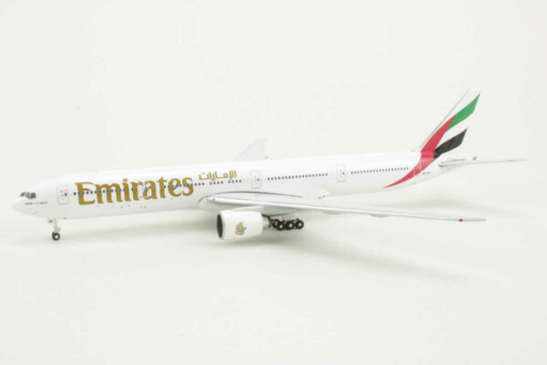 Boeing 777-300ER Emirates A6-EBT Gemini Jets GJUAE705 1:400 - Image 3