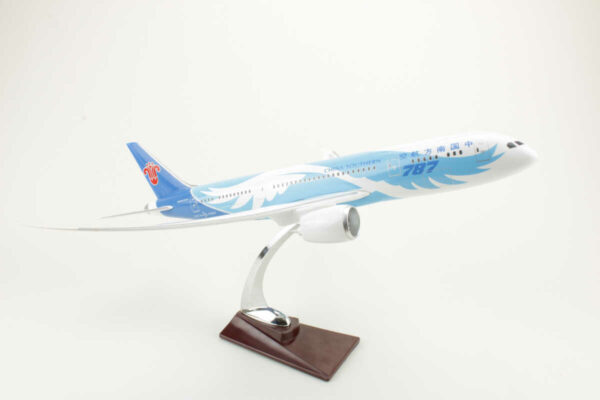 Boeing 787-8 China Southern B-2725 "Made by China Southern" vermutlich 1:144 – Bild 2