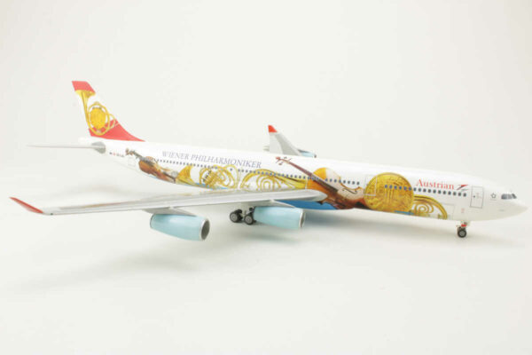 Airbus A340-300 Austrian Airlines "Wiener Philharmoniker" OE-LAL Herpa 551625 1:200 – Bild 2