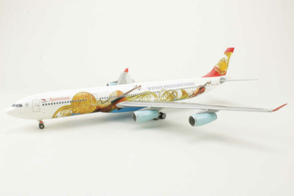Airbus A340-300 Austrian Airlines "Wiener Philharmoniker" OE-LAL Herpa 551625 1:200 – Bild 3