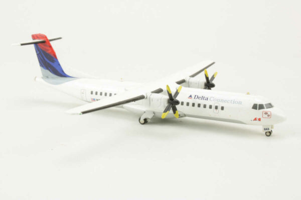 ATR-72 ASA Delta Connection "Vintage Livery" N643AS Herpa 552219 1:200 – Bild 2