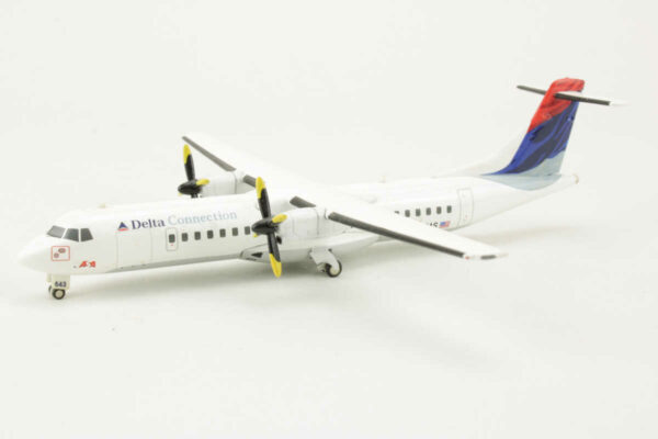 ATR-72 ASA Delta Connection "Vintage Livery" N643AS Herpa 552219 1:200 – Bild 3