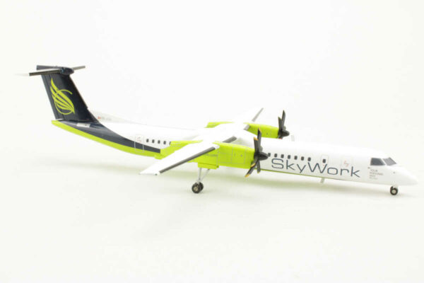 Bombardier Q400 SkyWork Airlines HB-JGA Herpa 554923 1:200 OHNE OVP – Bild 2