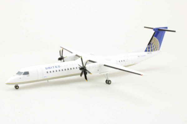 Bombardier Q400 United Express N328NG Herpa 555463 1:200 – Bild 3