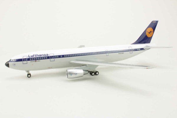 Airbus A300 B2 Lufthansa "Lüneburg" D-AIAC Herpa 556057 1:200 – Bild 3