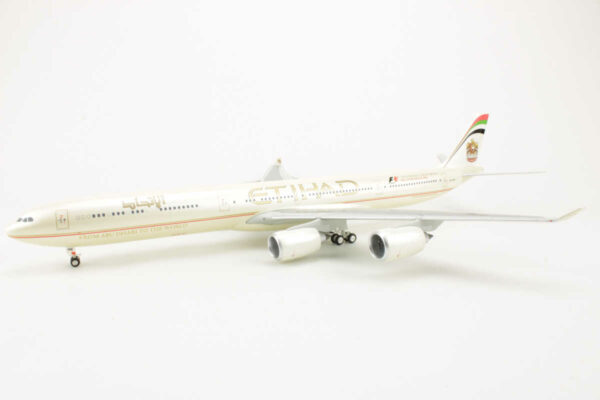 Airbus A340-600 Etihad "F1 Abu Dhabi Grand Prix" A6-EHK Herpa 556347 1:200 – Bild 3