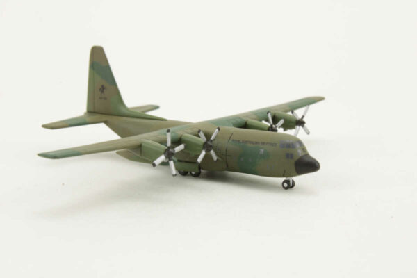 Lockheed C-130 Hercules RAAF 36 Squadron Dragon Wings 55819 1:400 – Bild 2