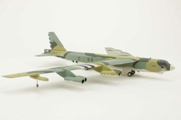 Boeing B-52H Stratofortress 644th Bomb Sqn. 410th Wing K.I. Sawyer Air Force Base Herpa 559003 1:200 – Bild 2