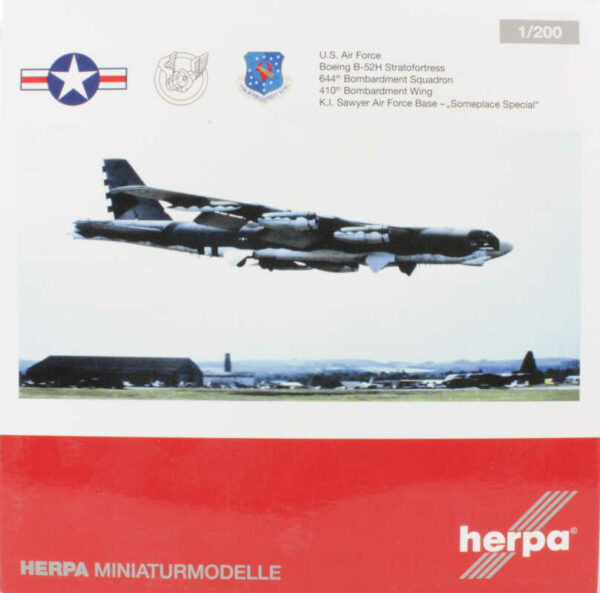 Boeing B-52H Stratofortress 644th Bomb Sqn. 410th Wing K.I. Sawyer Air Force Base Herpa 559003 1:200
