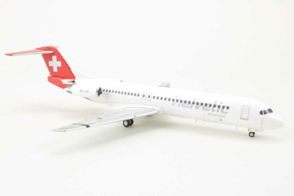 Fokker 100 Helvetic Airways HB-JVF Herpa 559324 1:200 – Bild 2