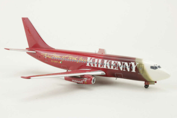 Boeing 737-200 Ryanair "Kilkenny" EI-CNY BlueBox DPKK01 1:200 – Bild 2