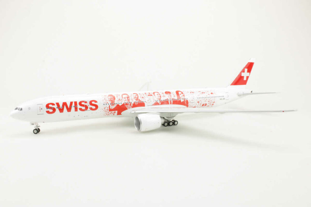 Boeing 777-300ER Swiss HB-JNB 1:200 Flugzeugmodell (Neu (gemäss Boeing 777-300ER Swiss HB-JNB 1:200 Flugzeugmodell (Neu (gemäss