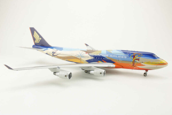Boeing 747-412 Singapore Airlines "Tropical" 9V-SPK JFox JF-747-4-003 1:200 – Bild 2
