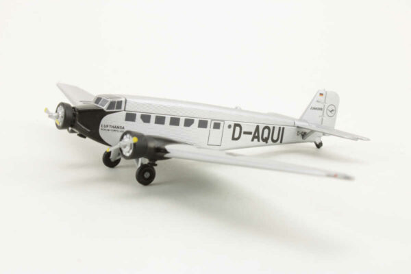 Junkers JU-52/3m Lufthansa Berlin-Tempelhof D-AQUI Lemke Collection 1:200 – Bild 3