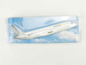 Airbus A320 Vueling EC-KDT Megamodels 1:200 Snap-Fit