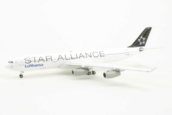 Airbus A340-300 Lufthansa "Star Alliance" D-AIGC JC Wings XX4924 1:400 – Bild 3