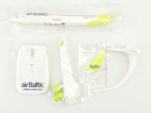 Airbus A220-300 airBaltic YL-AAZ PPC Holland 1:200 Snap-Fit