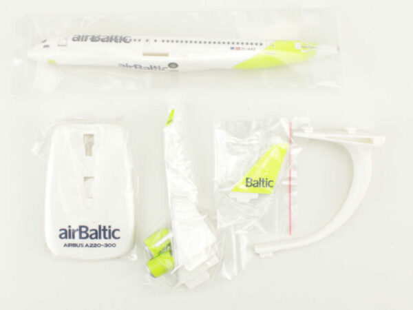 Airbus A220-300 airBaltic YL-AAZ PPC Holland 1:200 Snap-Fit