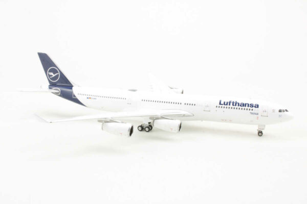 Airbus A340-300 Lufthansa D-AIGU Phoenix 04547 1:400 – Bild 2
