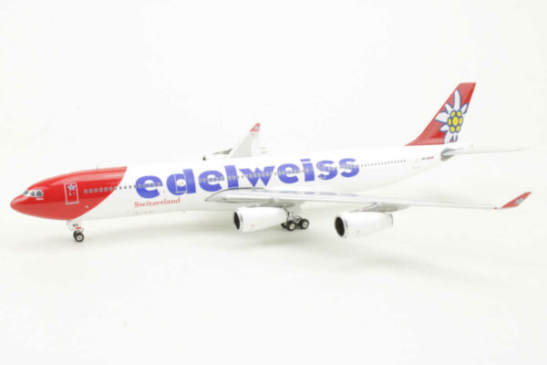 Airbus A340-300 Edelweiss HB-JME Phoenix 11749 1:400 – Bild 3